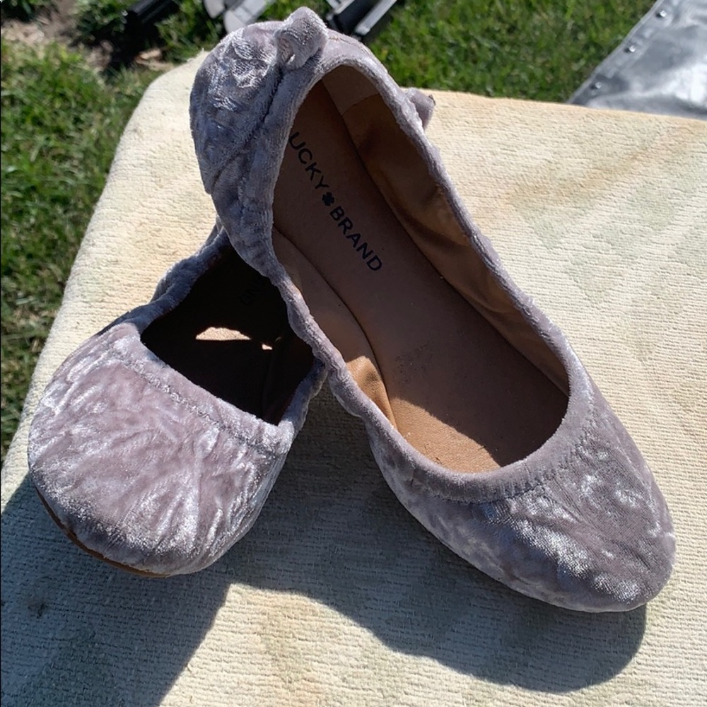 Lucky brand flats.